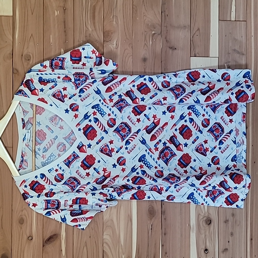 LuLaRoe Classic Tee, Size L, Fireworks, 4th of July, Red, White & Blue